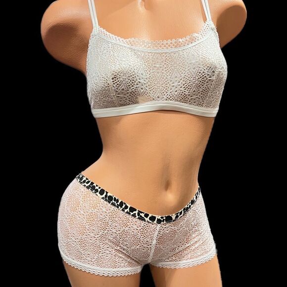 Victorias Secret set Unlined Scoop Neck lace bralette & Sheer Lace shortie panty - Picture 3 of 4